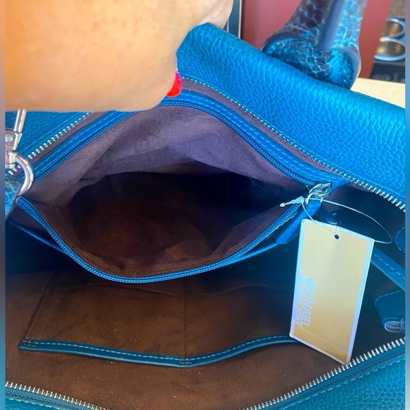 MICHAEL KORS Rollins Python Snakeskin Teal and Black Crossbody, NWT - Picture 5 of 17